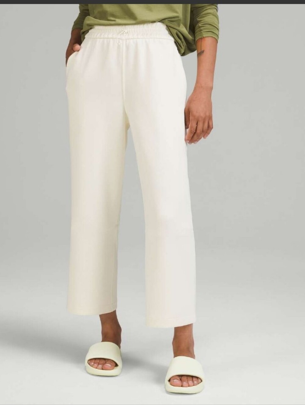 Lululemon Softstreme High-Rise Straight Leg CropLemon Sorbet Size 10 Like New
